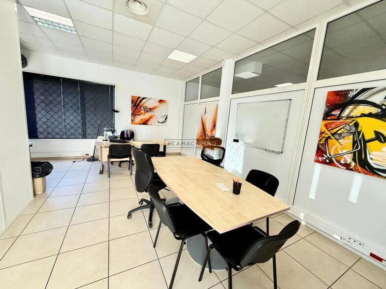 Local d’activités dans Fréjus à louer - Photo intérieure – Image 3 sur 7