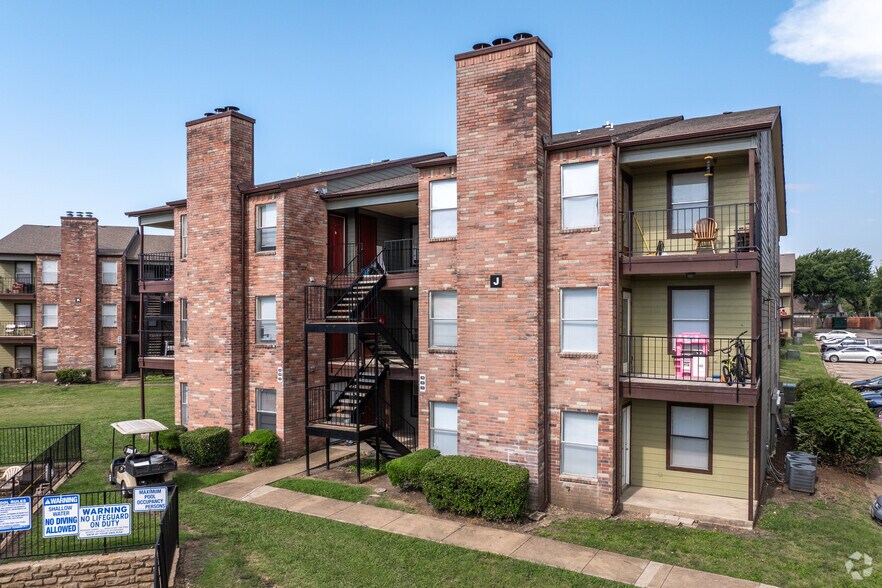 1600 LaSalle Dr, Sherman, TX à vendre - Photo de l’immeuble – Image 3 sur 23