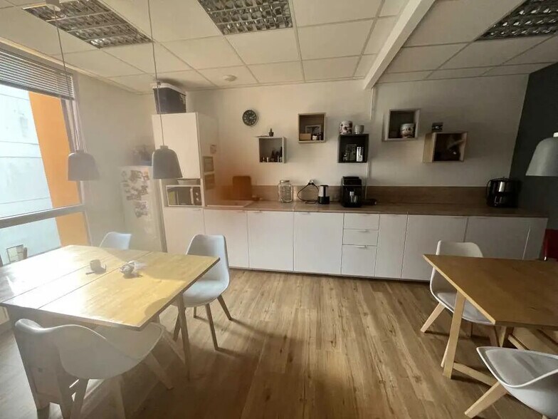 Bureau dans Chartres-de-Bretagne à louer - Photo de l’immeuble – Image 1 sur 6