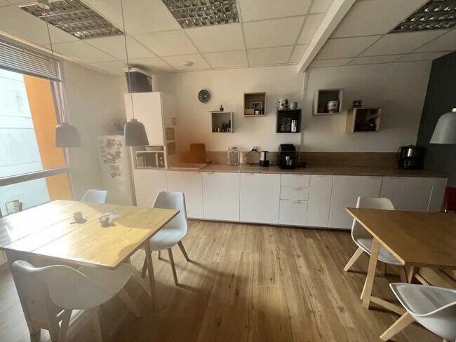 Plus de détails pour Bureau à louer