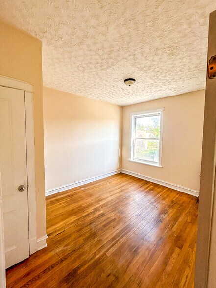 7250 S Yale, Chicago, IL à vendre - Photo de l’immeuble – Image 2 sur 5