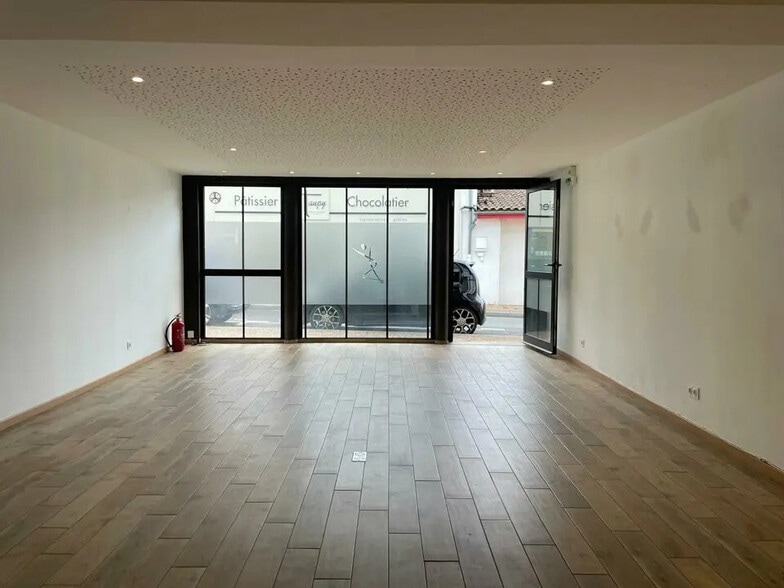 Local commercial dans Le Bouscat à vendre - Photo de l’immeuble – Image 2 sur 9