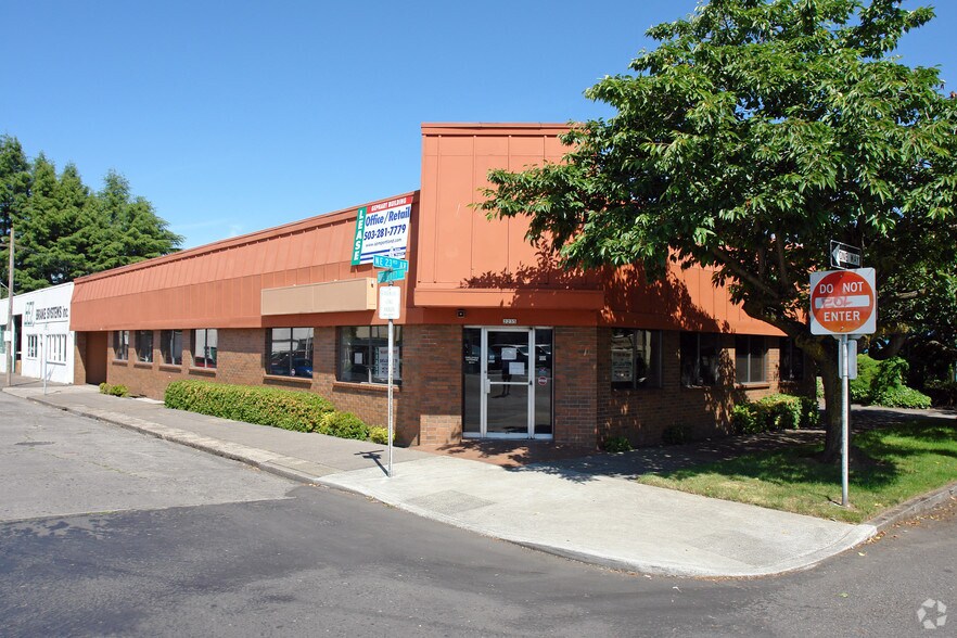 2229-2235 NE Sandy Blvd, Portland, OR à louer - Photo principale – Image 1 sur 7