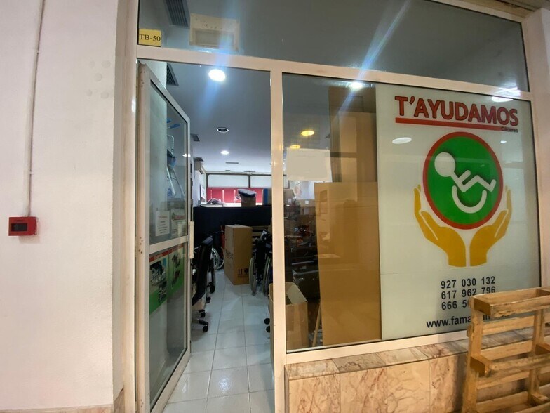 Local commercial dans Cáceres, Cáceres à vendre - Photo de l’immeuble – Image 2 sur 2