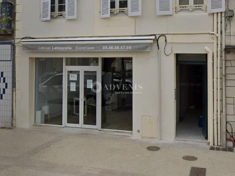 Local commercial dans Rochefort à louer Photo de l’immeuble– Image 1 sur 3