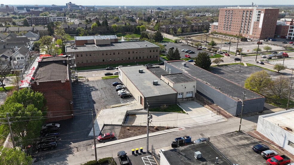 707-709 N Senate Ave, Indianapolis, IN à vendre - Photo de l’immeuble – Image 3 sur 8