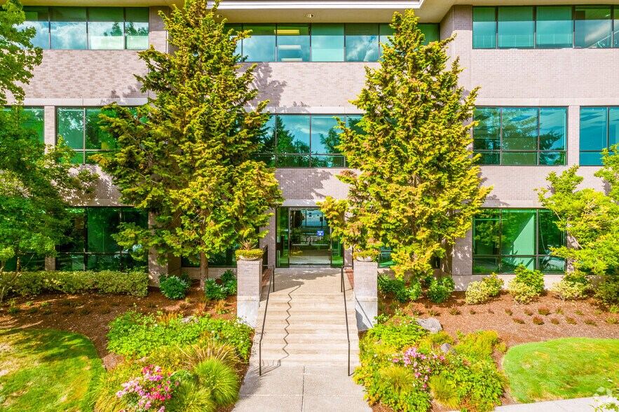 4004 Kruse Way Pl, Lake Oswego, OR à louer - Photo de l’immeuble – Image 3 sur 4