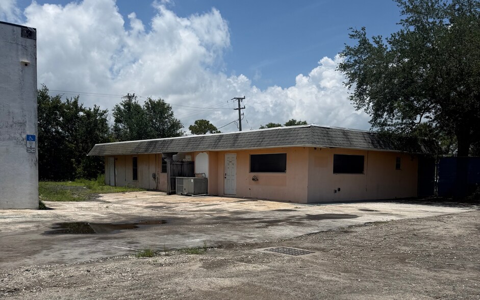 825 8th St, Vero Beach, FL à vendre - Photo de l’immeuble – Image 3 sur 5