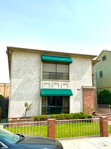 230 Nieto Ave, Long Beach, CA à vendre - Photo de l’immeuble – Image 3 sur 5