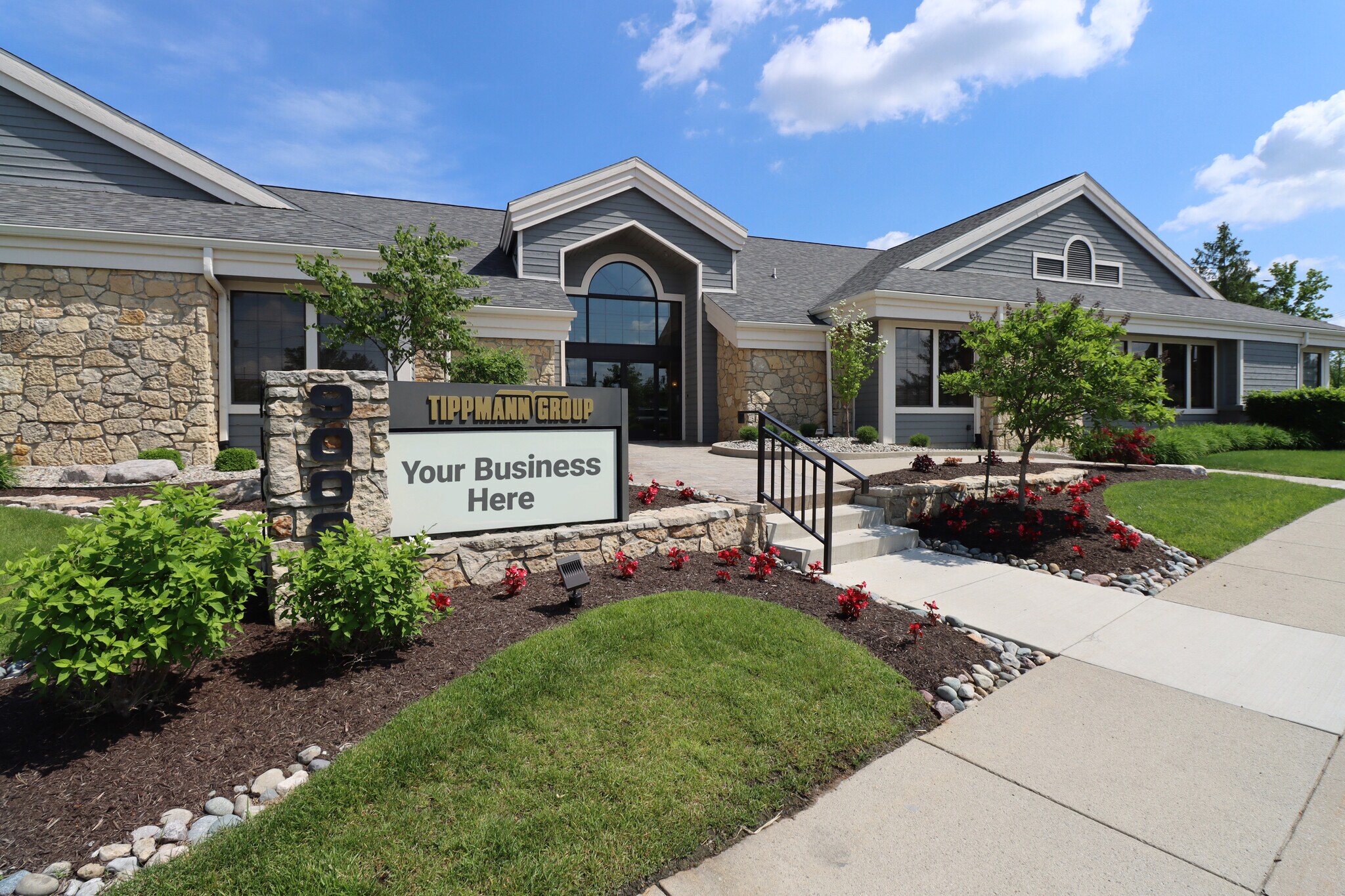 9009 Coldwater Rd, Fort Wayne, IN à louer Photo principale– Image 1 sur 26