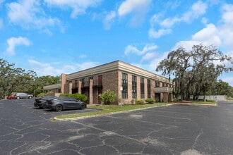 10320 N 56th St, Temple Terrace, FL à louer Photo de l’immeuble– Image 2 sur 53