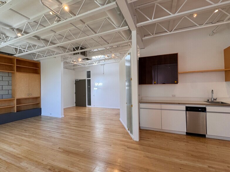 2110 Main St, Santa Monica, CA à louer - Photo de l’immeuble – Image 2 sur 11