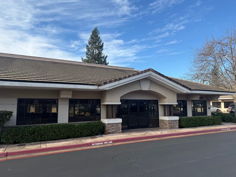 1156 Suncast Ln, El Dorado Hills, CA à louer - Photo de l’immeuble – Image 2 sur 12