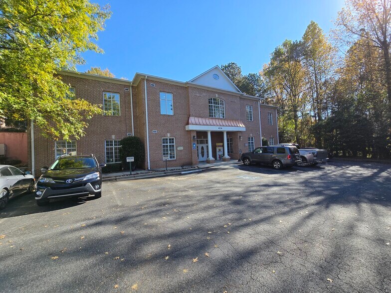 4574 Lawrenceville Hwy NW, Lilburn, GA à vendre - Photo de l’immeuble – Image 2 sur 9