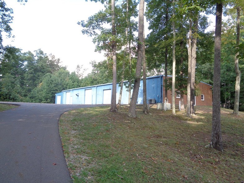155 Philpott Ln, Beaver, WV à louer - Photo de l’immeuble – Image 3 sur 4