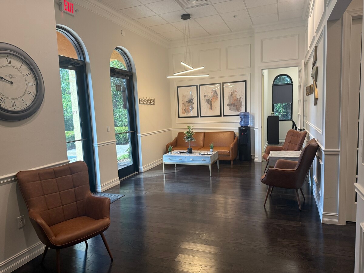 13450 Parker Commons Blvd, Fort Myers, FL 33912 - Lot 101-102 -  - Photo intérieure - Image 1 of 4