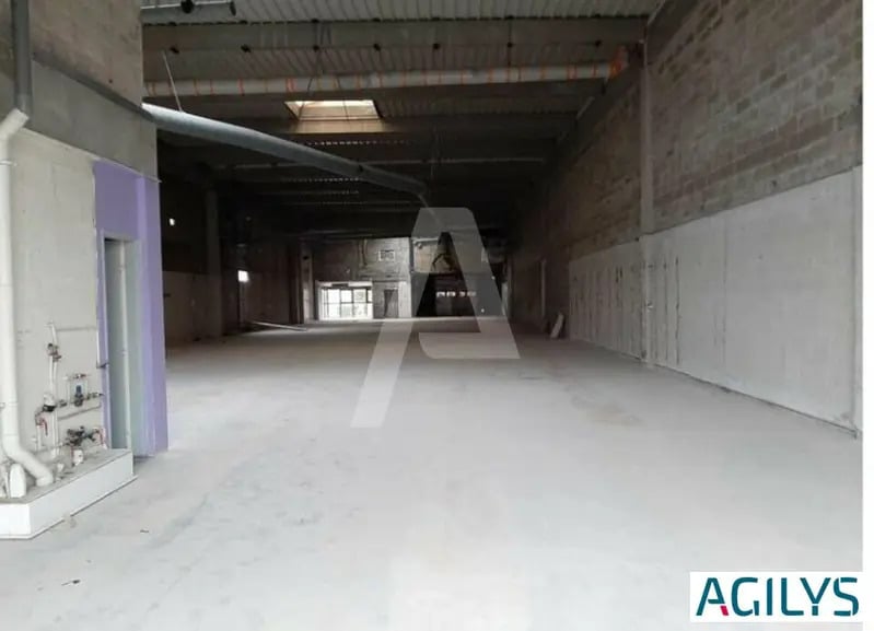 6-8 Rue Marie Curie, Coignières à louer - Photo intérieure – Image 2 sur 5