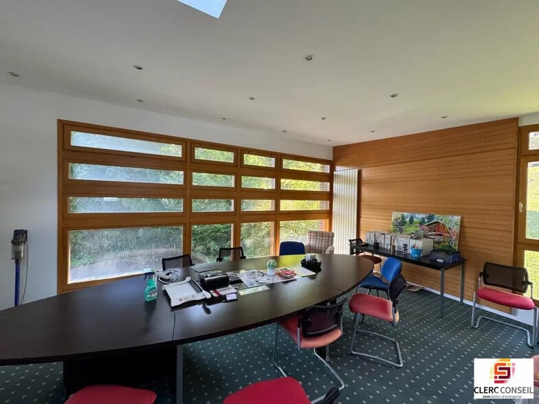 Bureau dans Bois-Guillaume à louer - Photo de l’immeuble – Image 2 sur 20