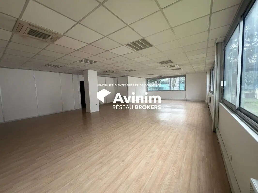 Bureau dans Les Ulis à louer Photo intérieure– Image 1 sur 8