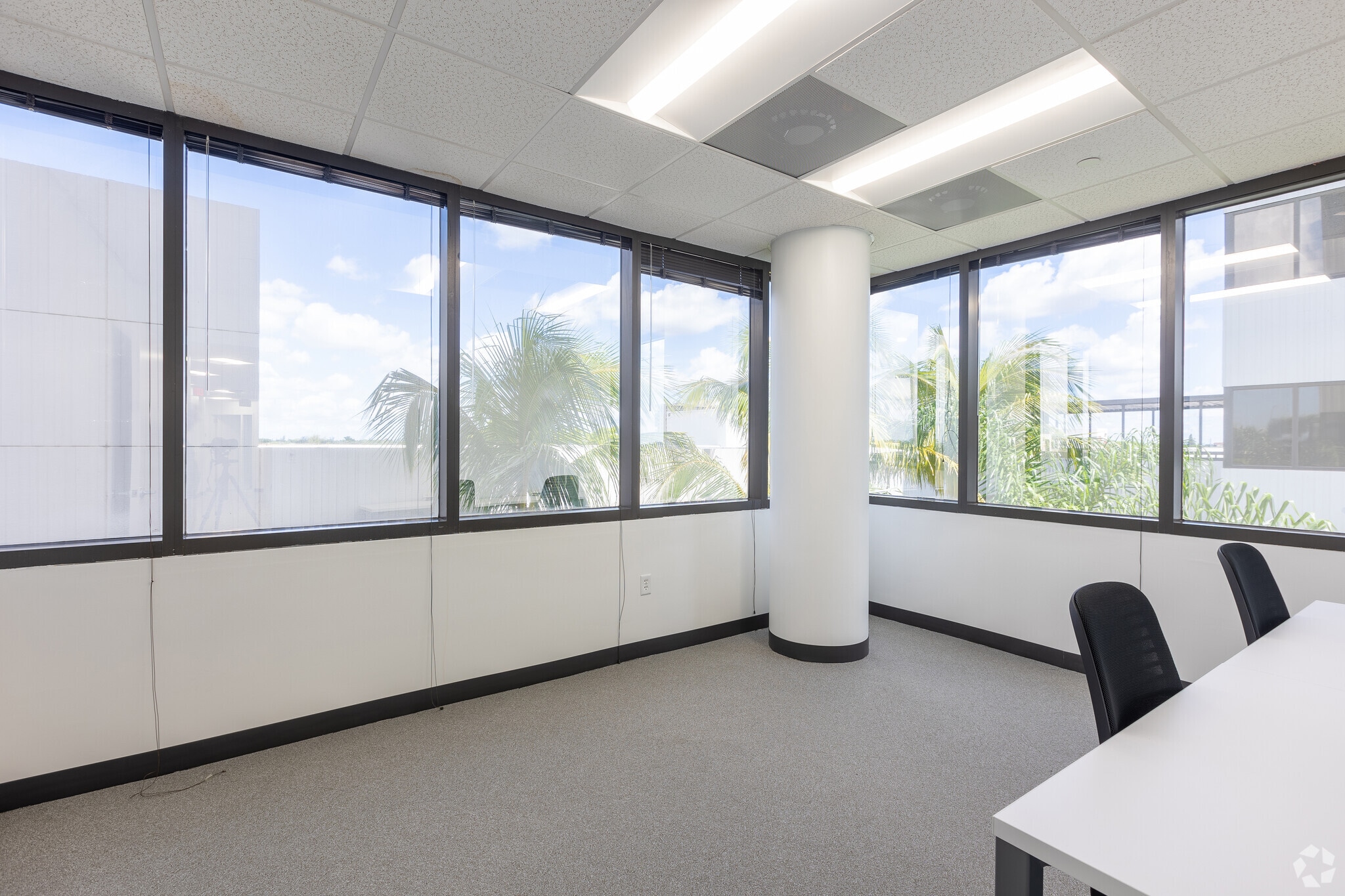 11900 Biscayne Blvd, North Miami, FL à louer Photo intérieure– Image 1 sur 3