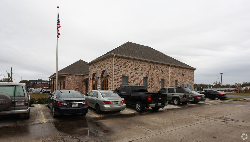 1305 Derek Dr, Hammond, LA à louer - Photo de l’immeuble – Image 2 sur 17
