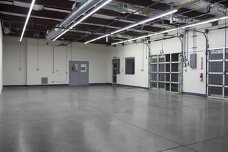 3901 SE Naef Rd, Portland, OR à louer Photo intérieure– Image 1 sur 9