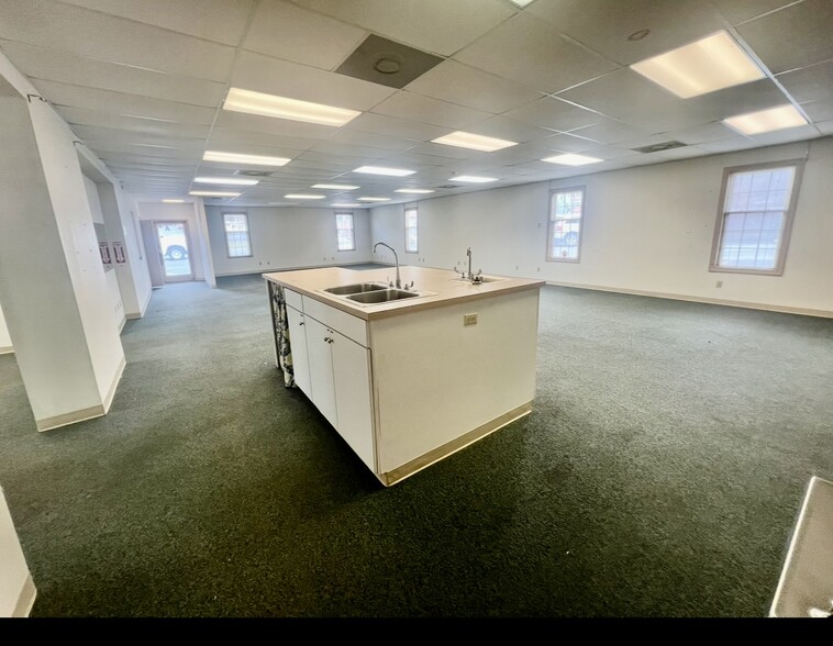 964 S Fayetteville St, Asheboro, NC à louer - Photo de l’immeuble – Image 3 sur 15