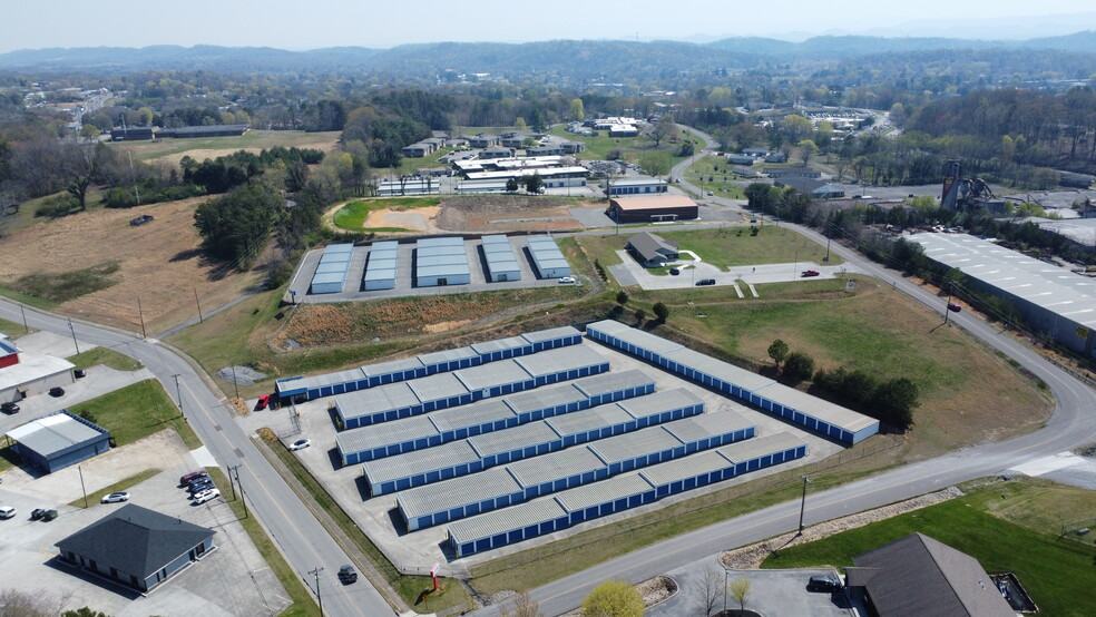 511 Old Riceville Rd, Athens, TN à vendre - Photo de l’immeuble – Image 1 sur 12