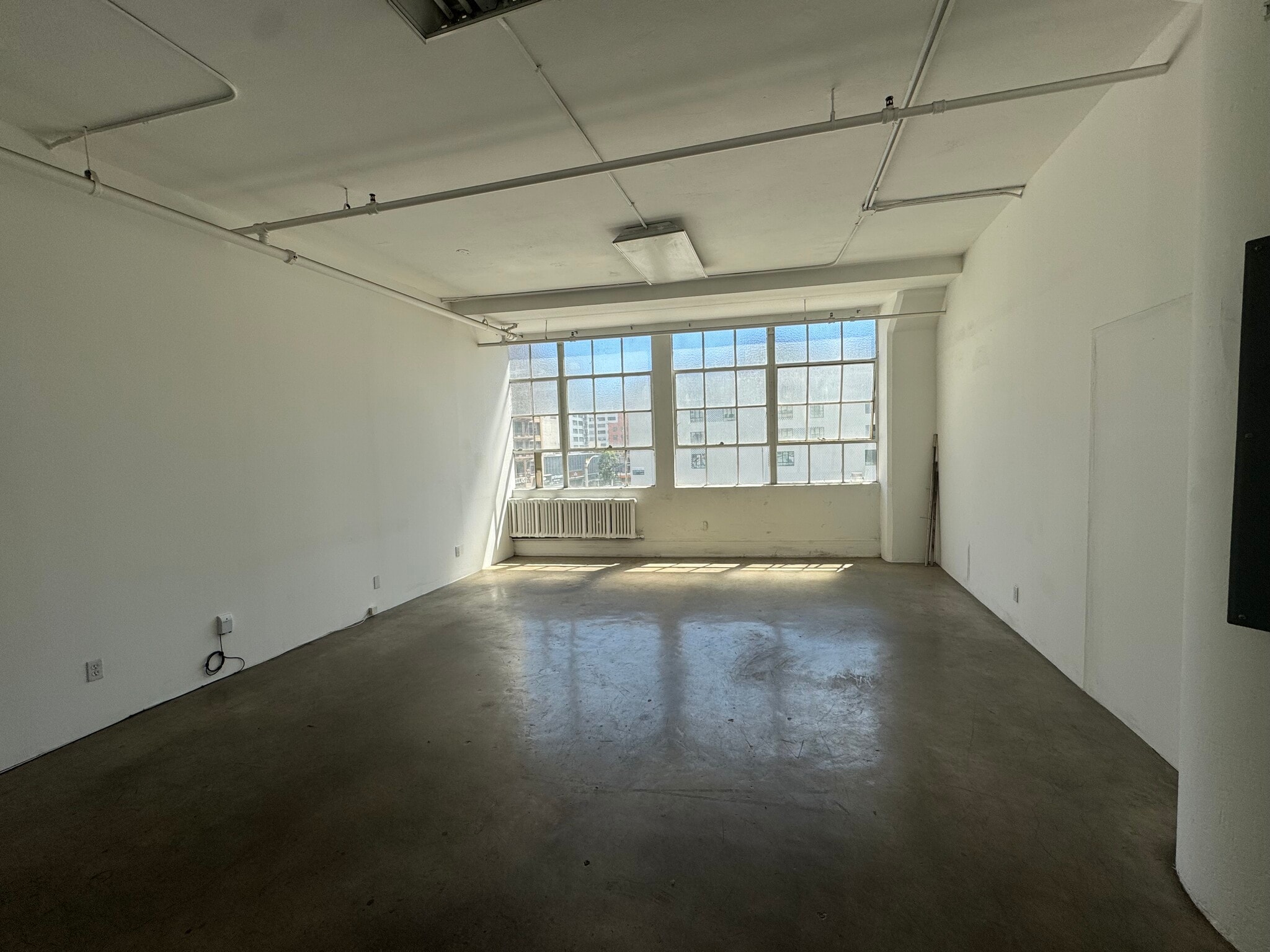 719 S Los Angeles St, Los Angeles, CA à louer Photo intérieure– Image 1 sur 4