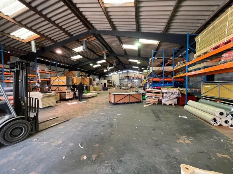 Bureau dans Vendargues à louer - Photo de l’immeuble – Image 3 sur 9