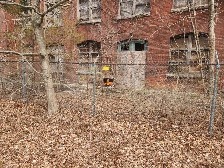 83 Pleasant St, Fairhaven, MA à vendre - Photo de l’immeuble – Image 3 sur 6