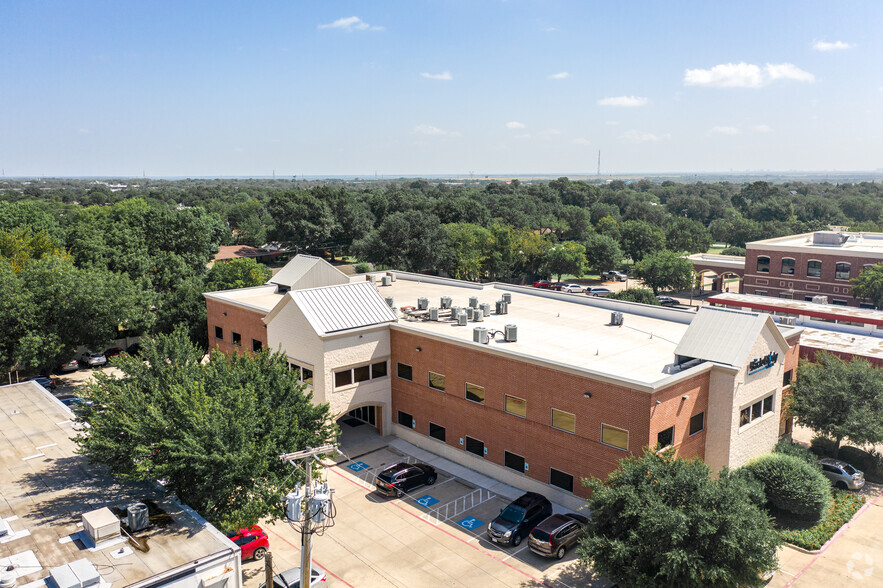 571 W Main St, Lewisville, TX à louer - Photo de l’immeuble – Image 1 sur 9