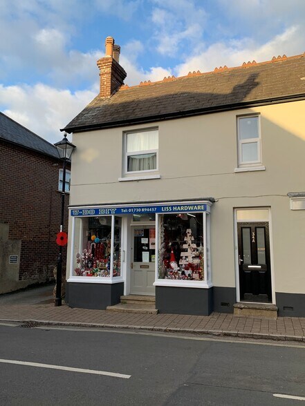 34-36 Station Rd, Liss à louer - Photo de l’immeuble – Image 2 sur 3