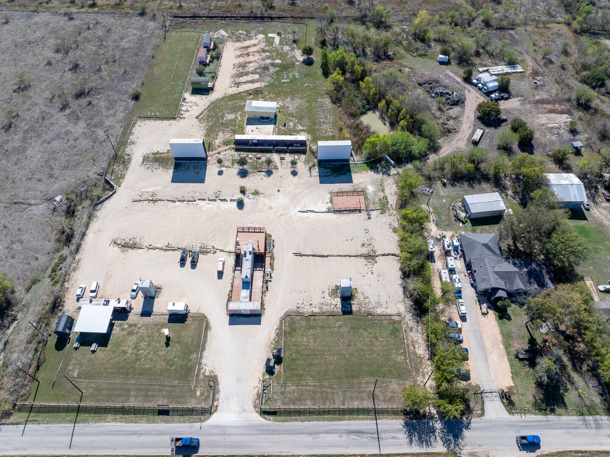 1540 Satterwhite Rd, Buda, TX à vendre Photo de l’immeuble– Image 1 sur 17