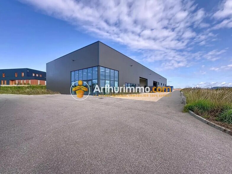 483 Rue Rene Descartes, Vaulx-Milieu à vendre - Photo de l’immeuble – Image 1 sur 16