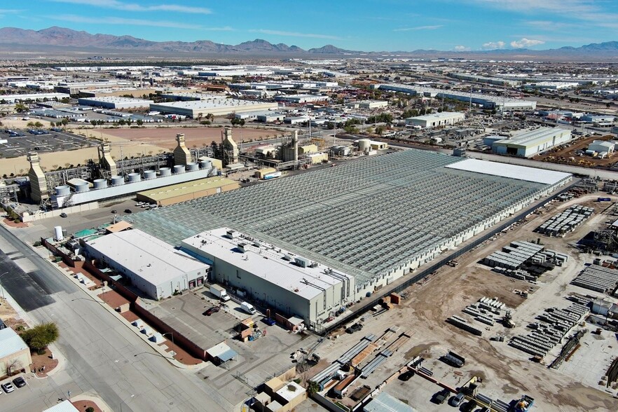 3950 N Bruce St, North Las Vegas, NV à louer - Photo de l’immeuble – Image 1 sur 5