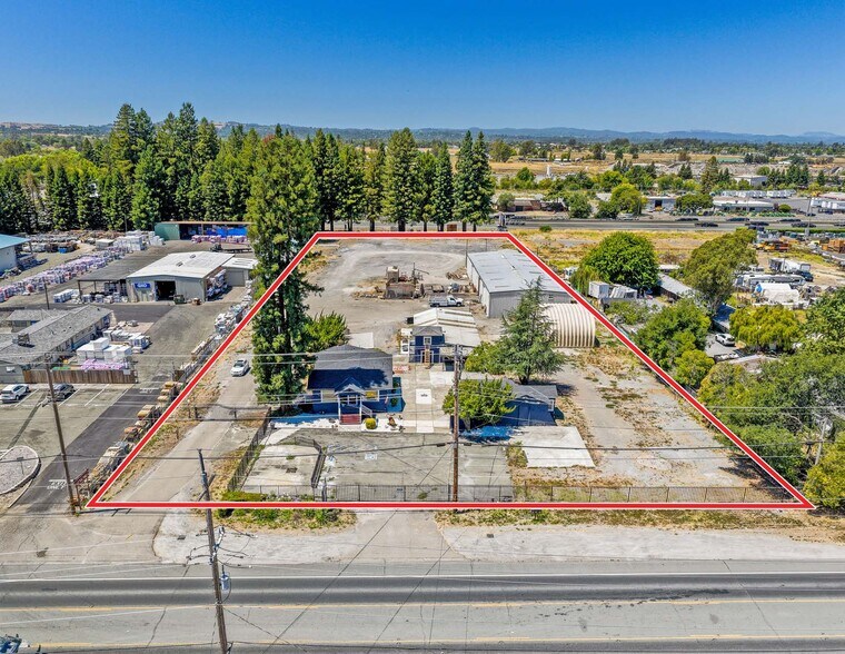 4135-4137 Santa Rosa Ave, Santa Rosa, CA à louer - Aérien – Image 1 sur 4