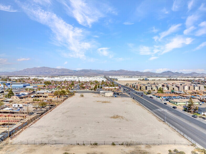 E Carey Ave, Las Vegas, NV à vendre - Photo de l’immeuble – Image 3 sur 10