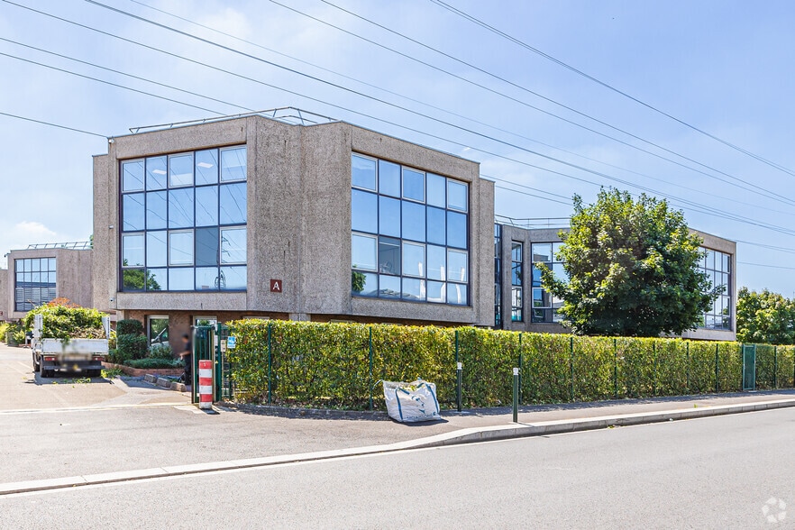 24 Rue Lavoisier, Nanterre à louer - Photo de l’immeuble – Image 2 sur 2