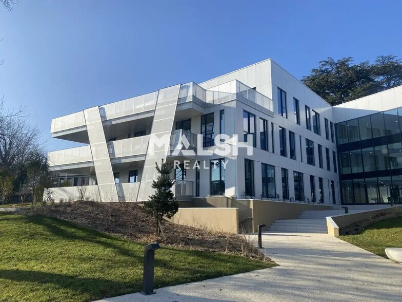 Bureau dans Limonest à louer - Photo de l’immeuble – Image 3 sur 16