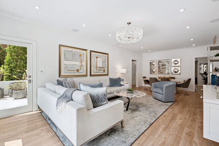 1033 N La Jolla Ave, West Hollywood, CA à vendre - Photo de l’immeuble – Image 2 sur 34