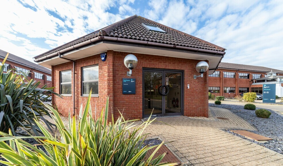 Bakewell Rd, Peterborough à louer - Photo de l’immeuble – Image 3 sur 13