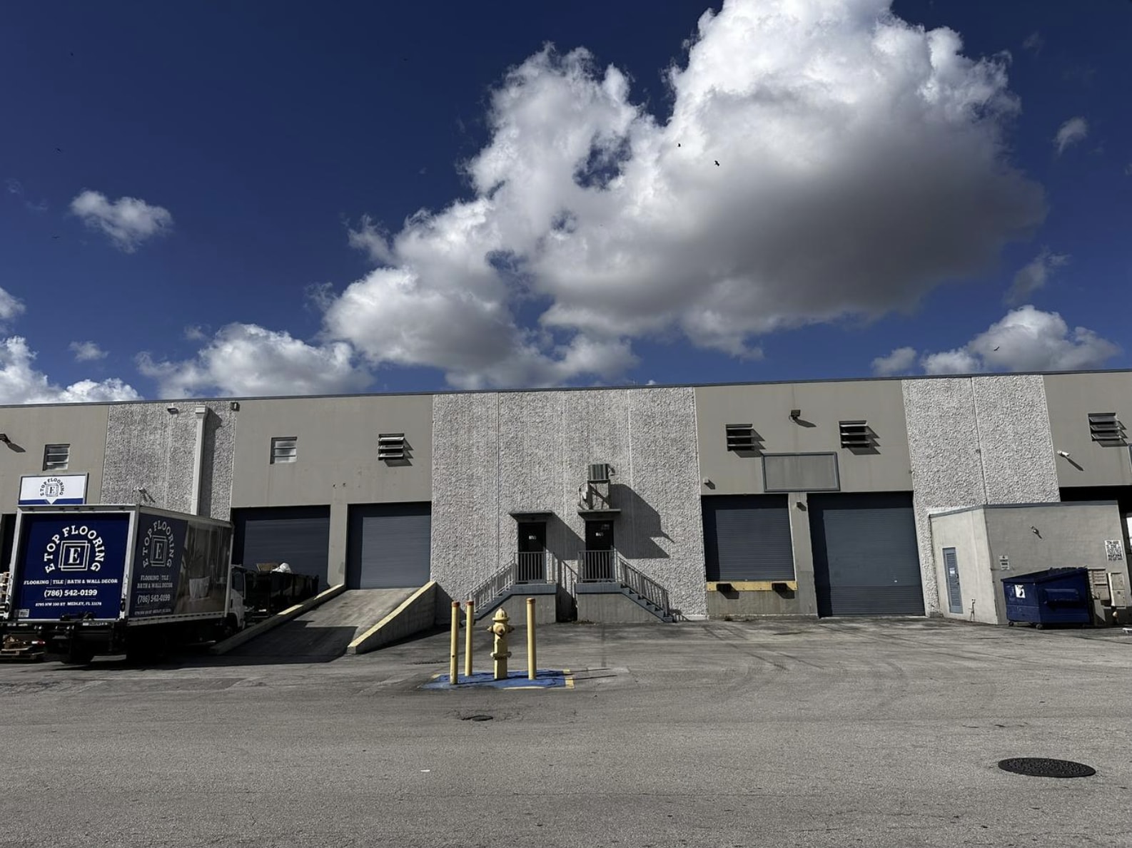 8705-8795 NW 100th St, Miami, FL à louer Photo intérieure– Image 1 sur 1