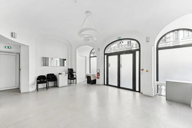 Bureau dans Paris à louer - Photo de l’immeuble – Image 1 sur 15