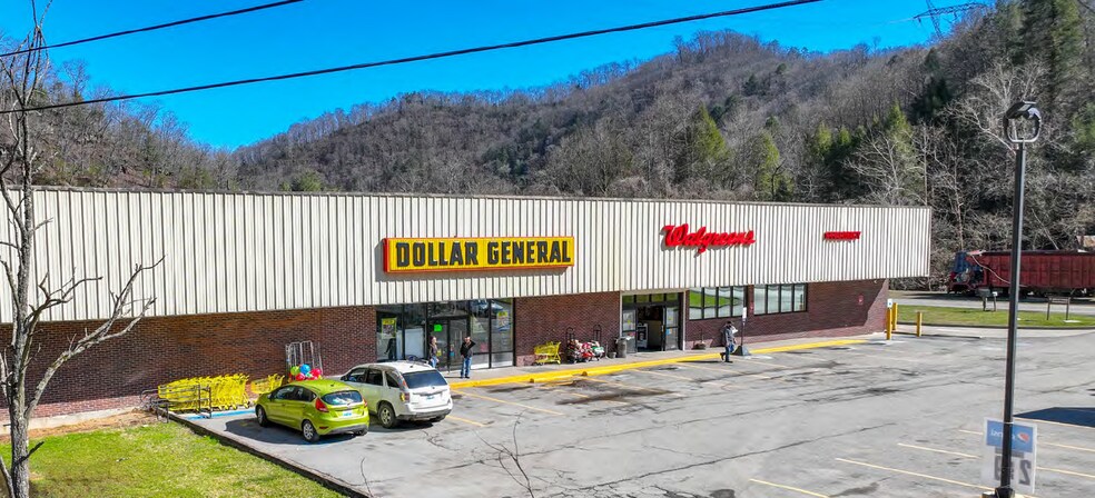 Hwy 122, Robinson Creek, KY à louer - Photo de l’immeuble – Image 2 sur 6