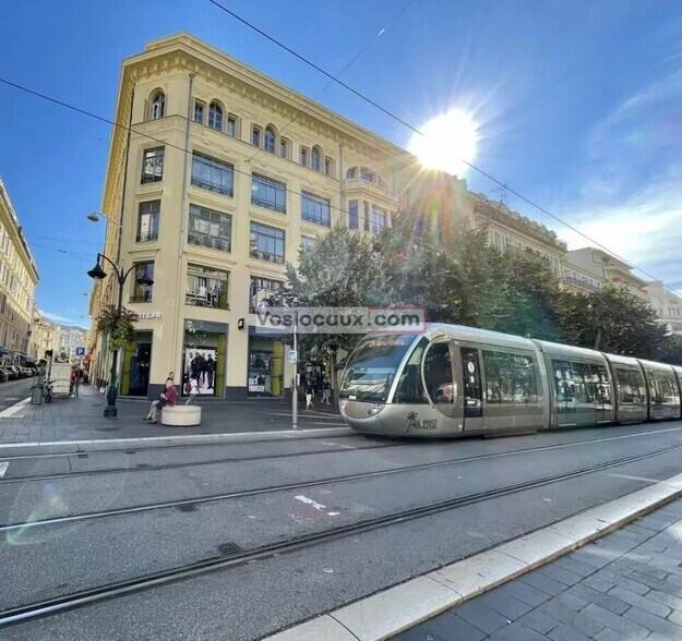 Bureau dans Nice à louer - Photo de l’immeuble – Image 1 sur 4