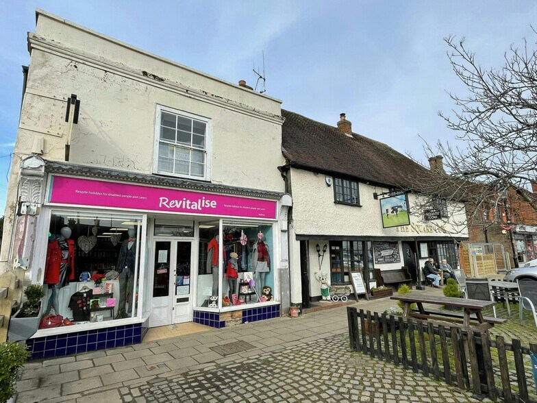 1 The Sq, Wickham à vendre - Photo de l’immeuble – Image 2 sur 16