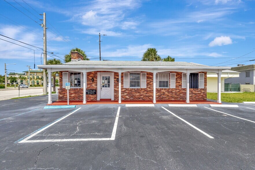 610 Northlake Blvd, North Palm Beach, FL à louer - Photo de l’immeuble – Image 2 sur 14