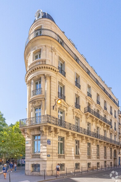 69 Avenue Franklin Delano Roosevelt, Paris à louer - Photo de l’immeuble – Image 2 sur 4