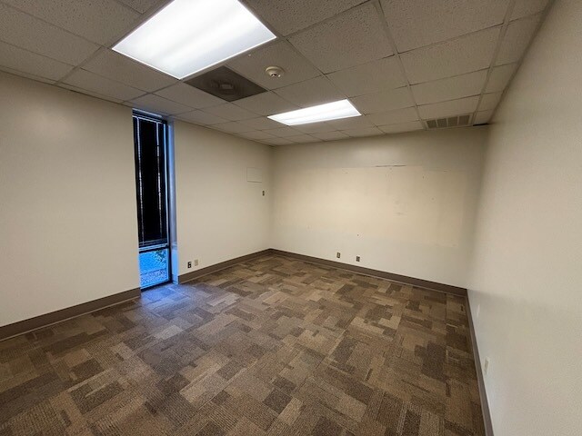 701 Fairway Dr, Evansville, IN à vendre - Photo de l’immeuble – Image 2 sur 20